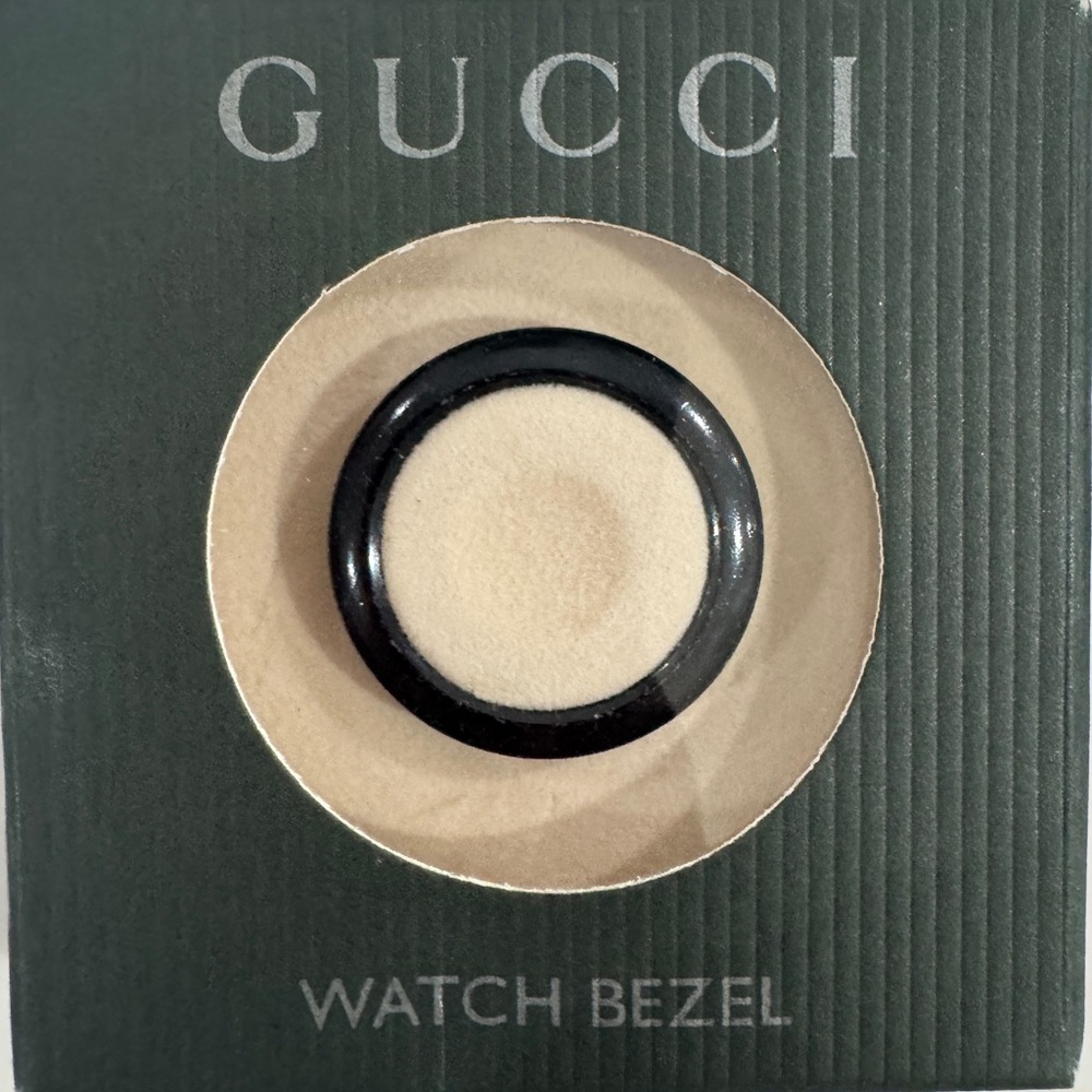 Gucci Black bezel metallic in box like new
